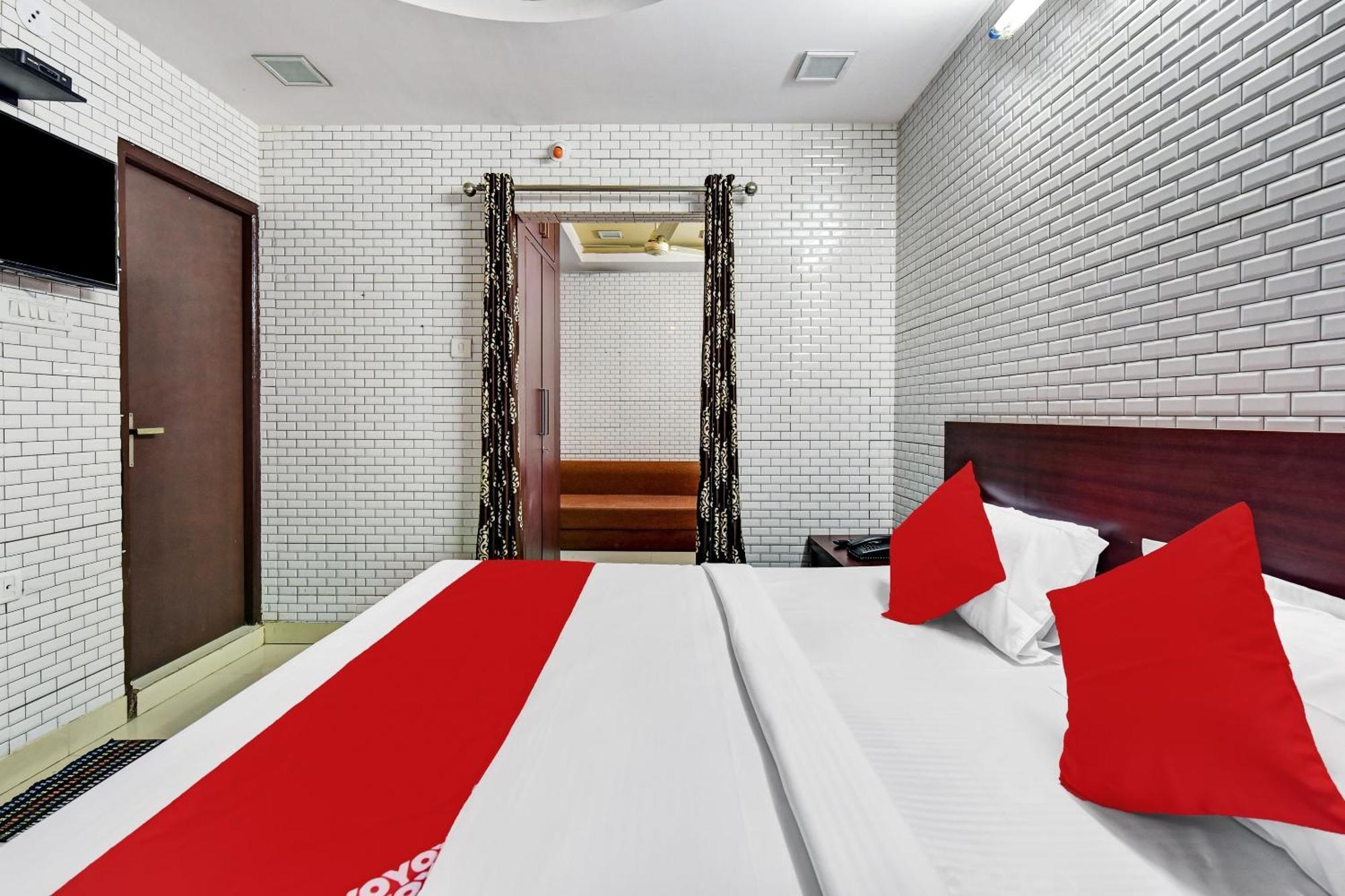 Hotel O Eleven Hotel & Banquet コーター エクステリア 写真